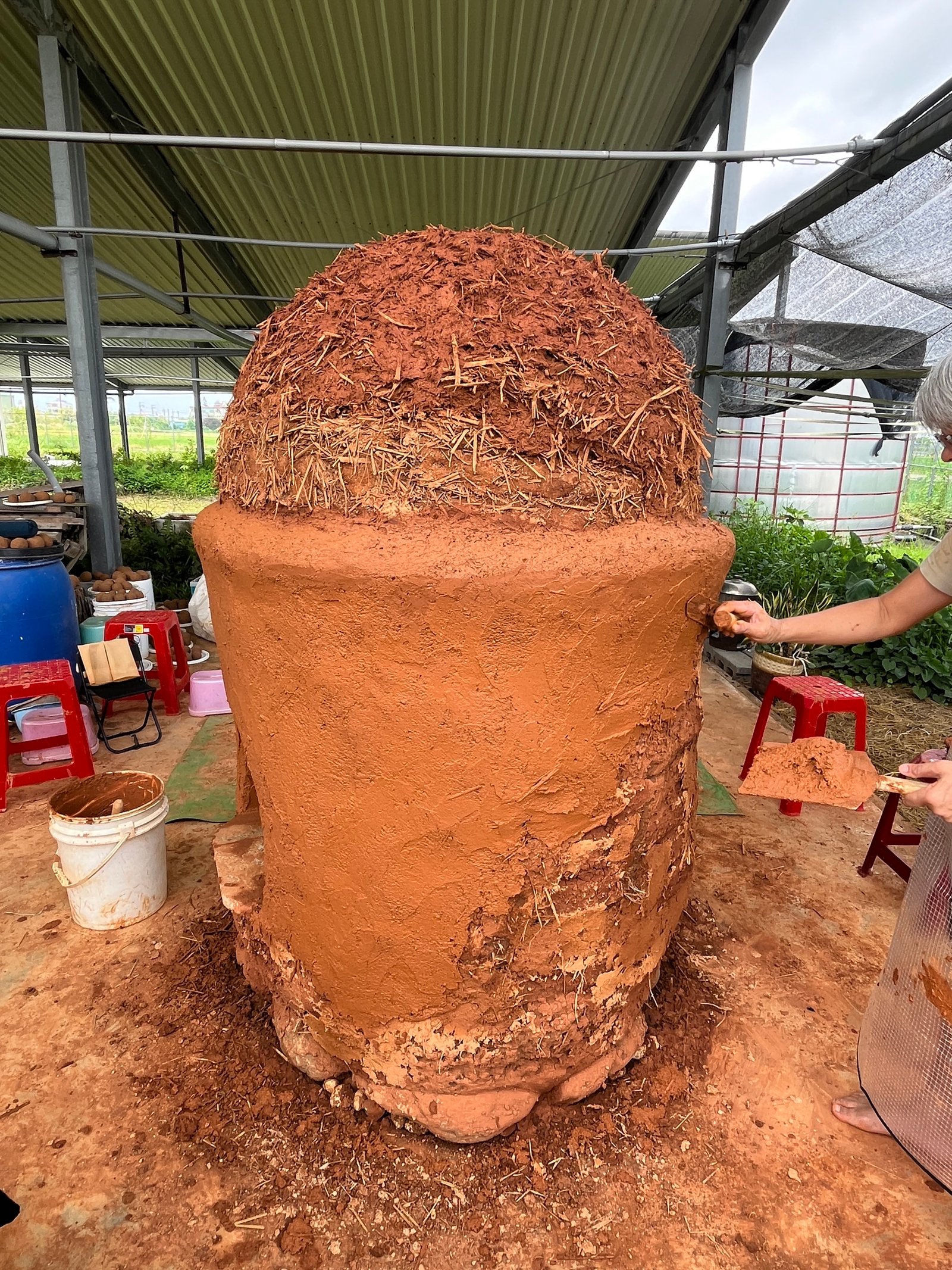 Kalkputzwand-Oberfläche: hellgrauer Ton, leichte Spachtelstruktur, Taiwan