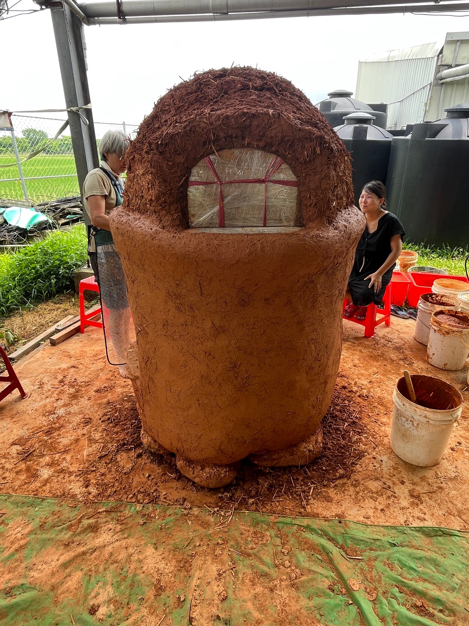 Lehm-Probenstein grün-grau: roher Lehmziegel, Taiwan, Materialprobe